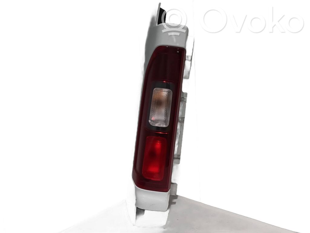 Renault Trafic III (X82) Luz trasera/de freno 