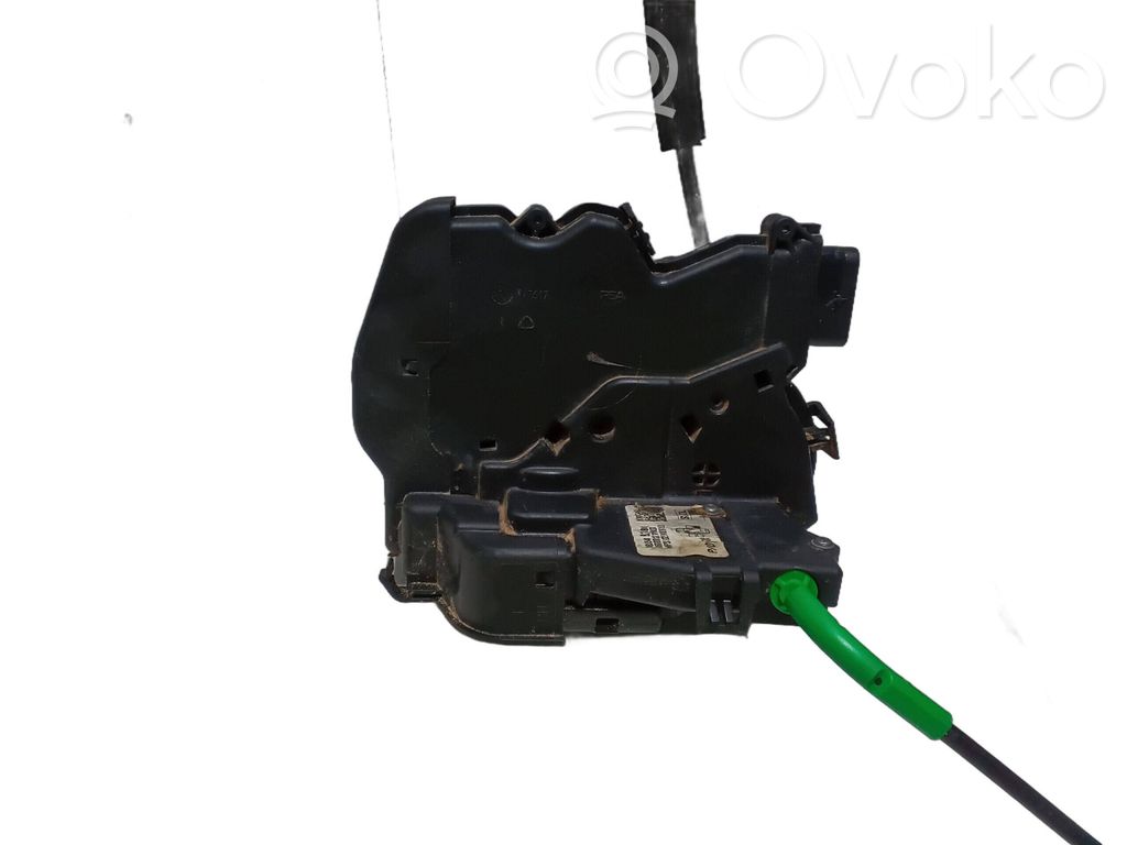 Peugeot 308 Takaluukun alaosan verhoilusarja