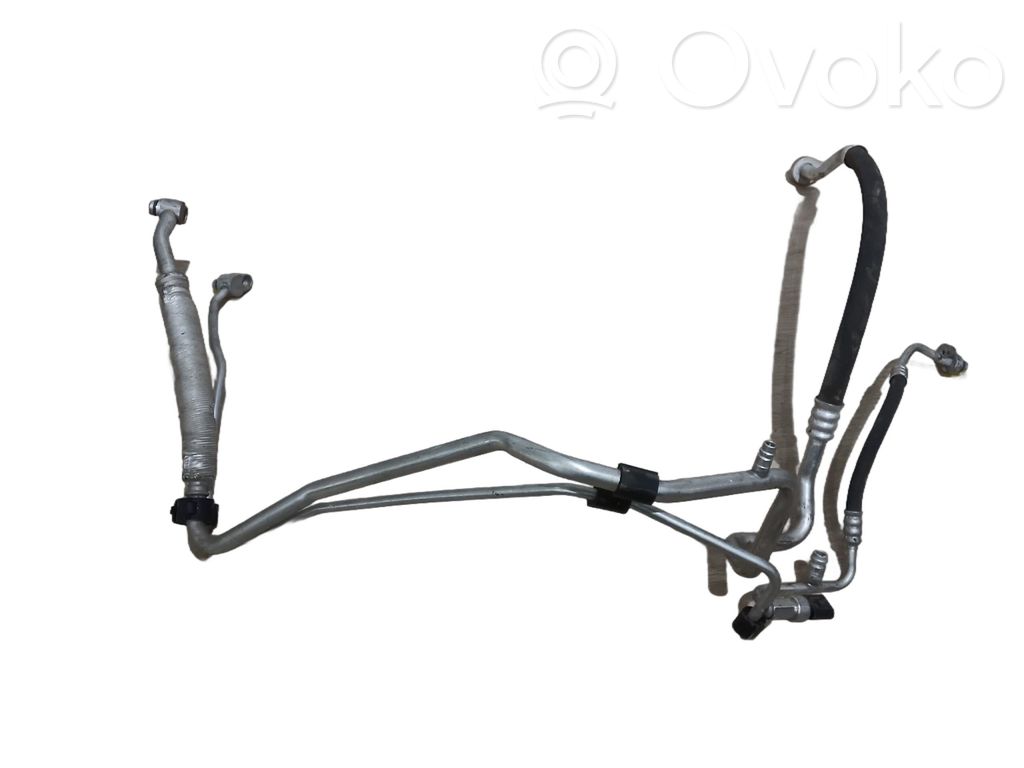 Audi Q3 8U Ilmastointilaitteen putki (A/C) 