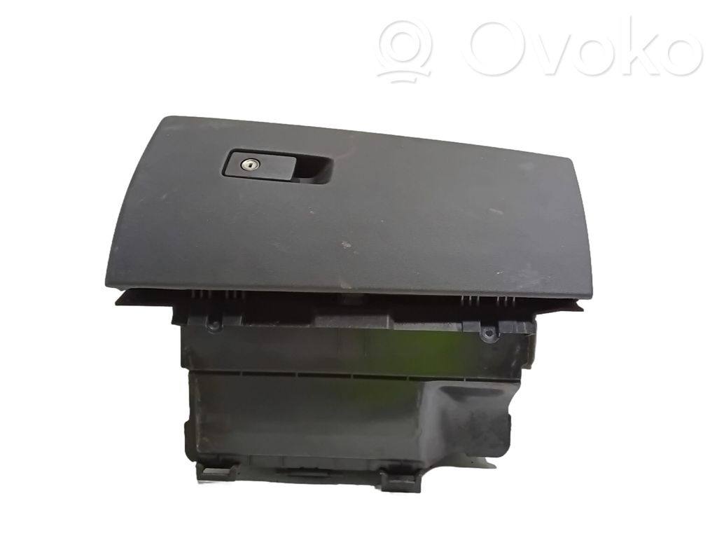 Volvo XC70 Hansikaslokero 