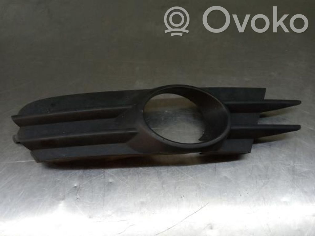 Front grill   1K8853665C