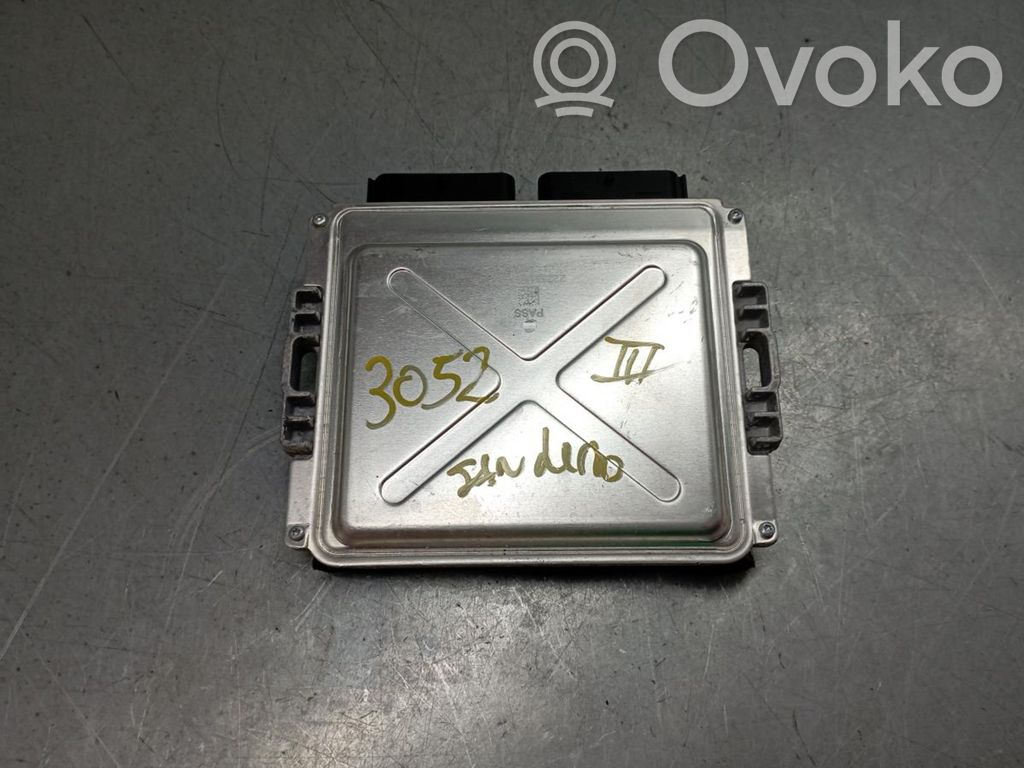 Dacia Sandero Engine control unit/module 