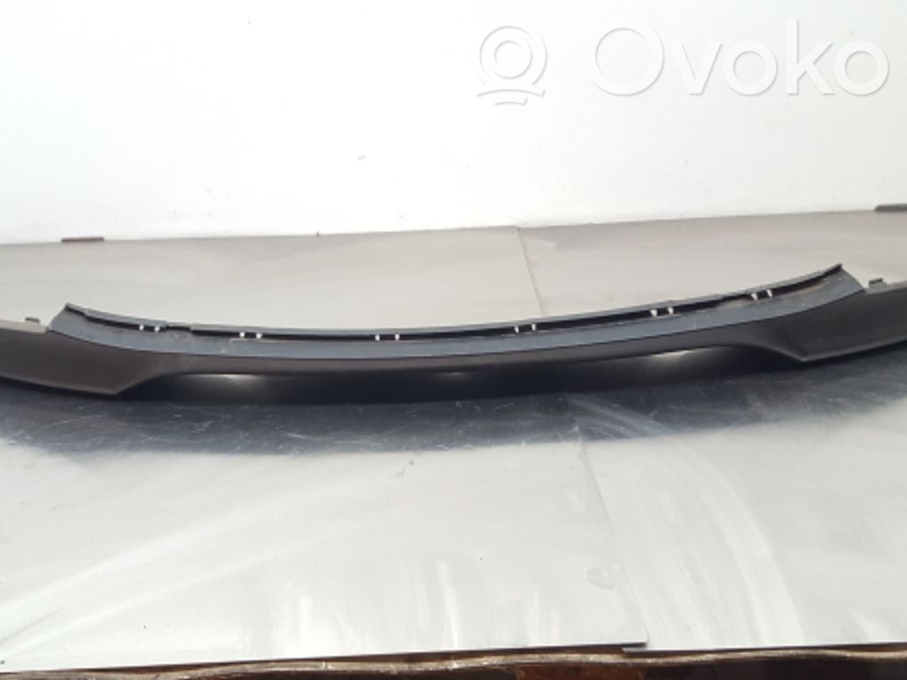 BMW 1 E81 E87 Apatinė bamperio dalis (lūpa) 