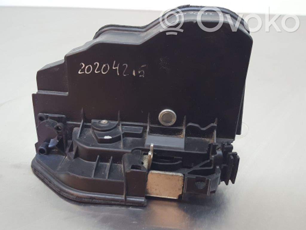 Cerradura de puerta trasera   7167076,5PINOS
