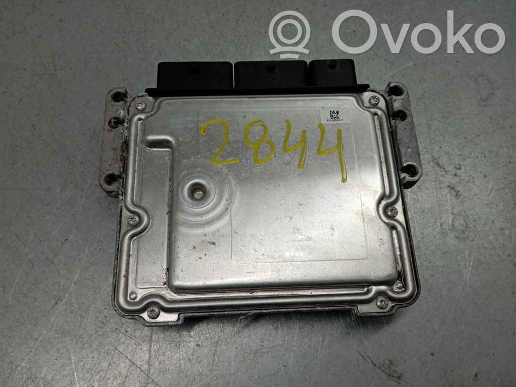 Engine control unit/module   237106319R,0281033119,237108281R