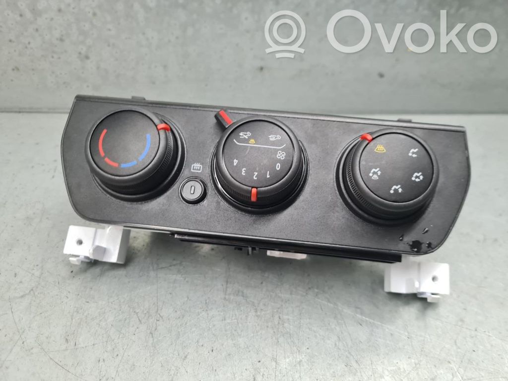 Panel klimatyzacji   275008333R,B153230470,M01464316900,RN044CAM04
