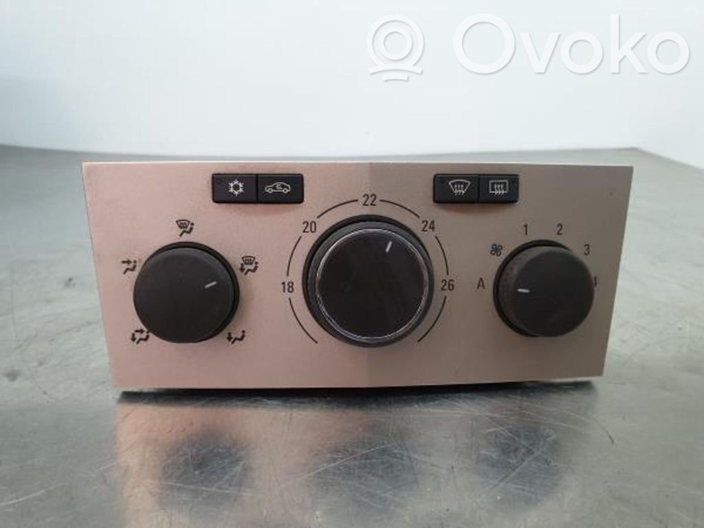 Opel Astra H Climate control unit 