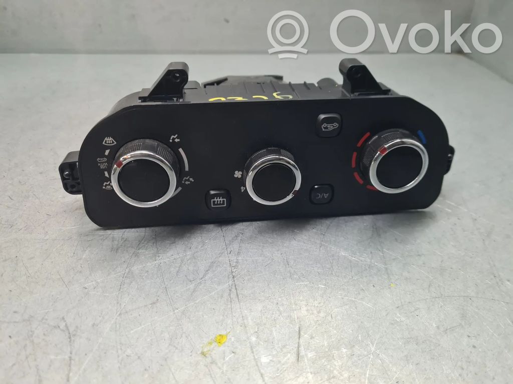 Unidad de control climatización   WQT100D050,230417A0207
