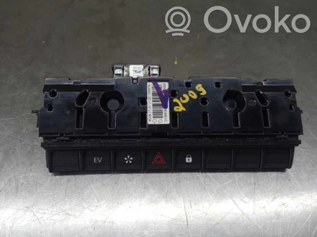Hazard light switch   283E87996R,E1604951C