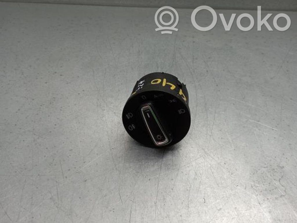 Skoda Scala Light switch 