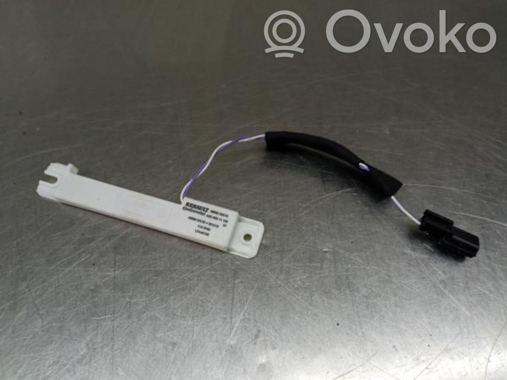Pystyantennivahvistin   285903301,A3C03511100