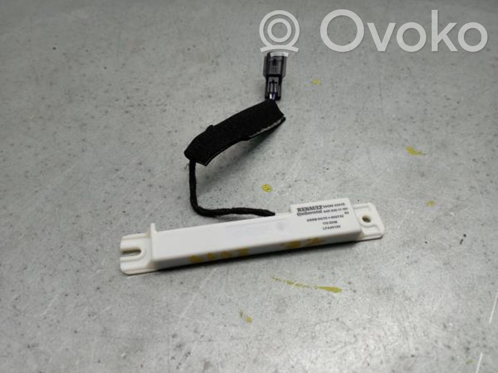 Renault Captur II Aerial antenna amplifier 
