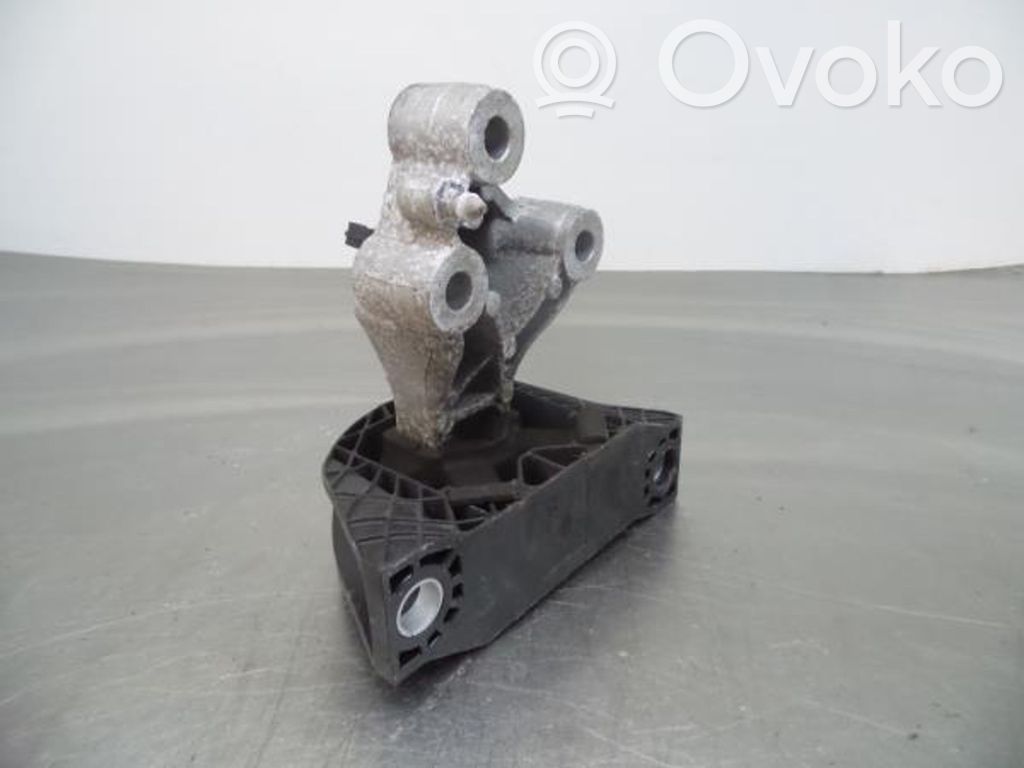 Renault Clio IV Engine mount bracket 