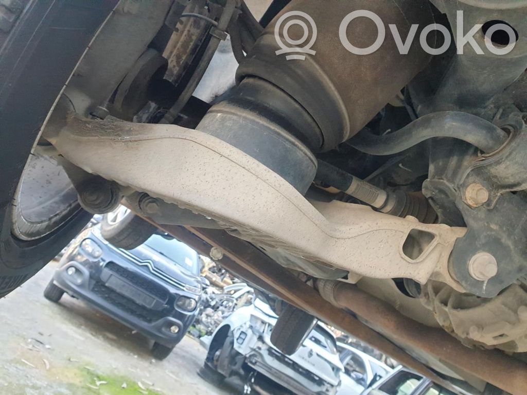 Land Rover Discovery 5 Wahacz tylny 