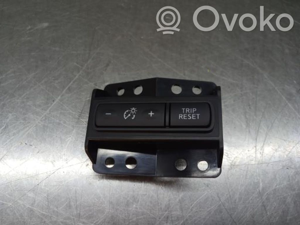 Nissan Qashqai Interruptor de control multifunción 