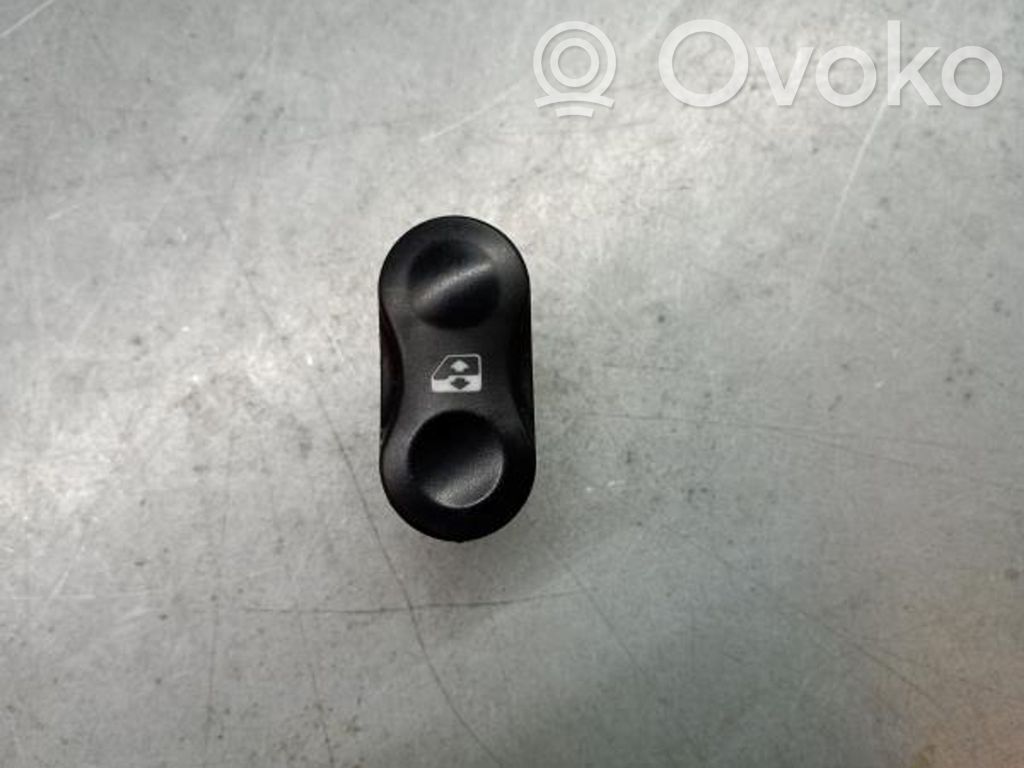Dacia Duster Electric window control switch 