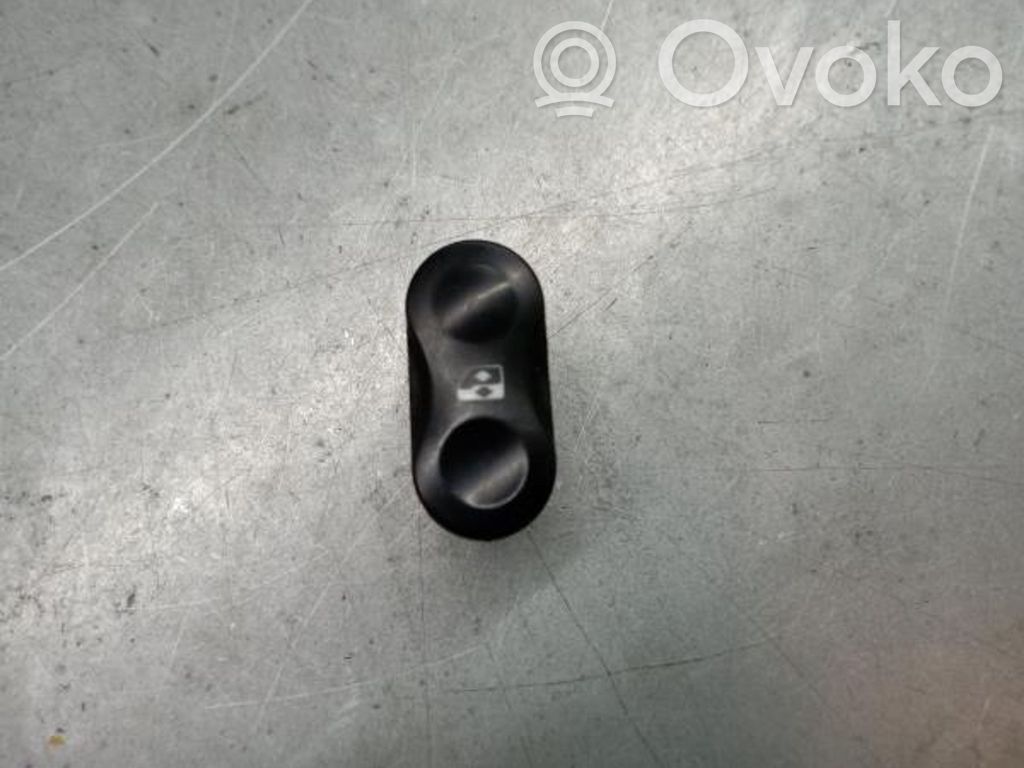 Dacia Duster Electric window control switch 