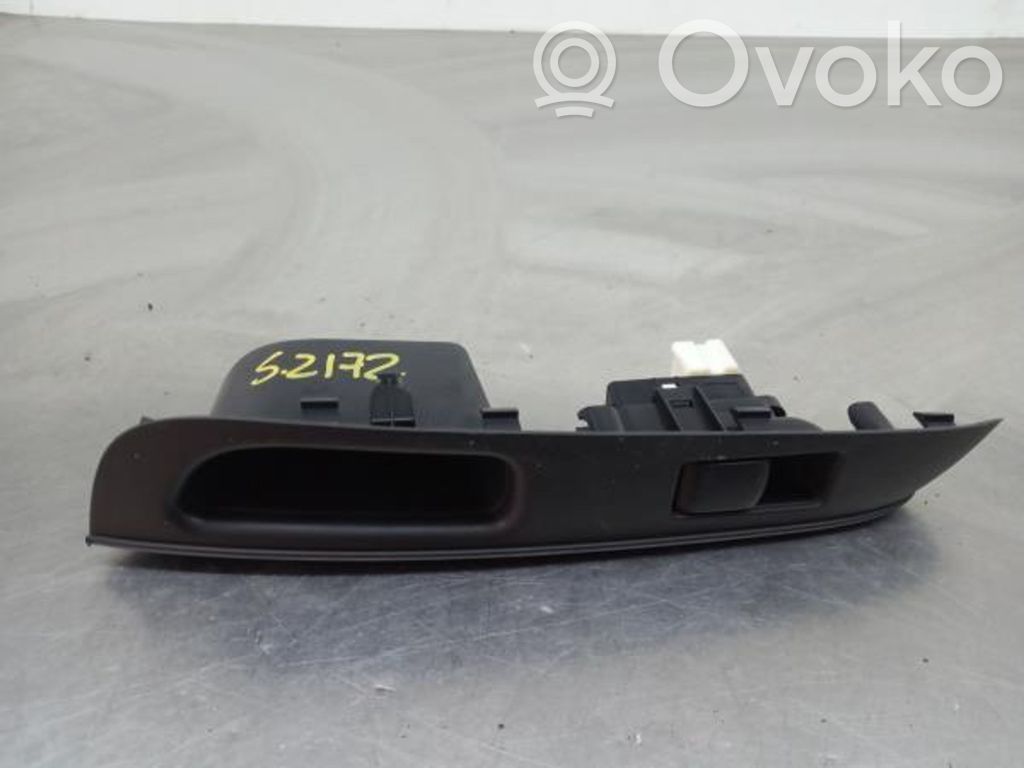 Nissan Note (E11) Electric window control switch 