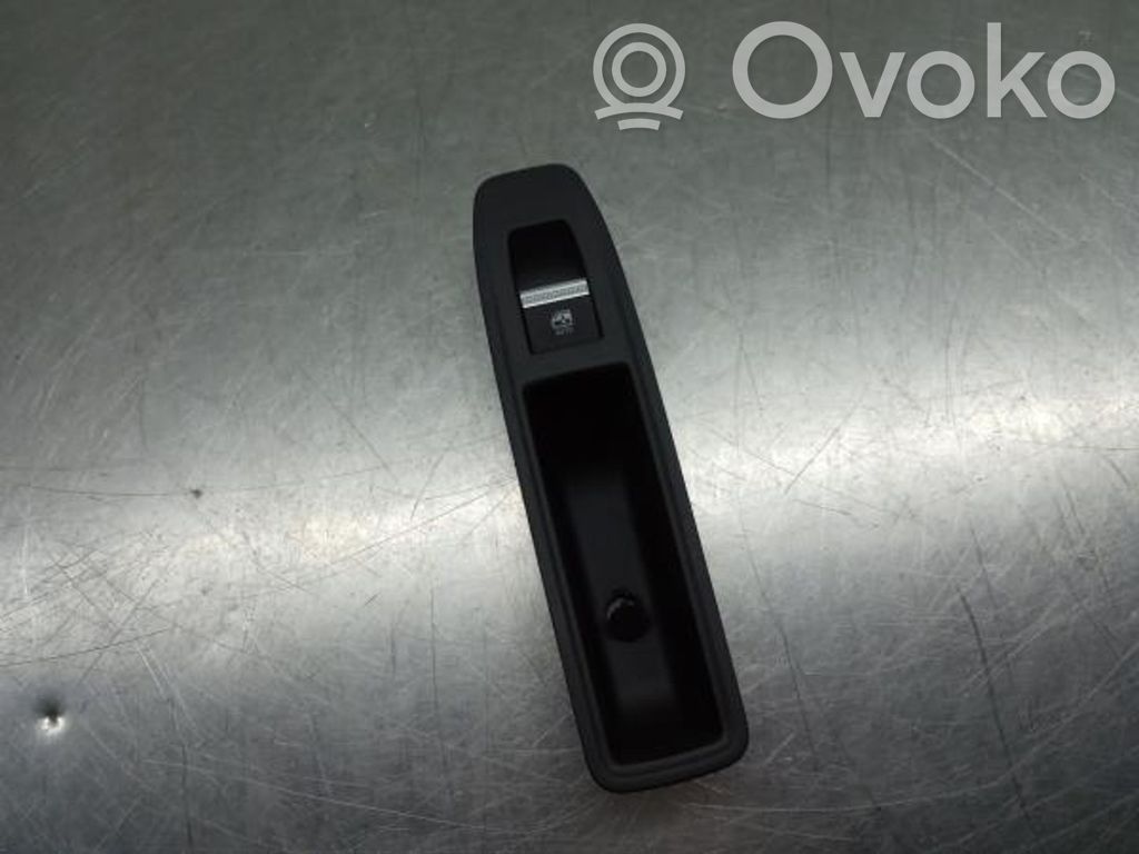Renault Captur II Electric window control switch 