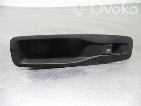 Renault Kadjar Interrupteur commade lève-vitre 