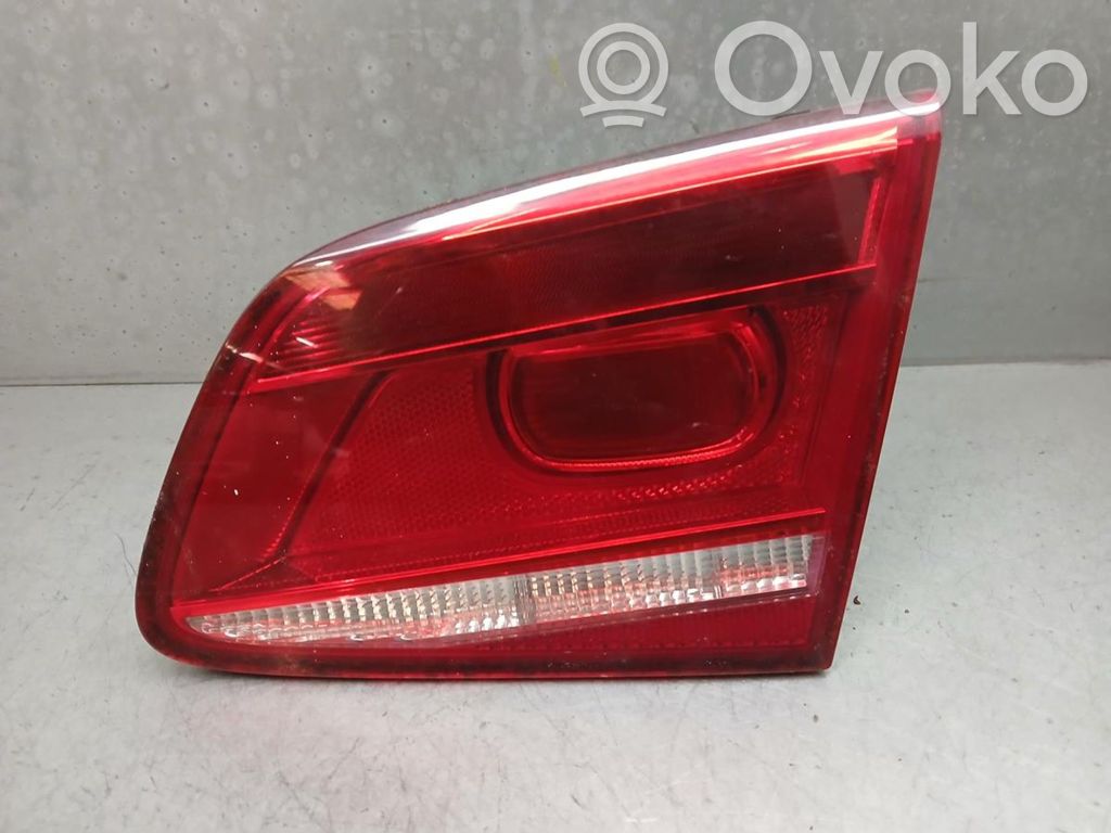 Volkswagen PASSAT B7 Lampy tylnej klapy bagażnika 