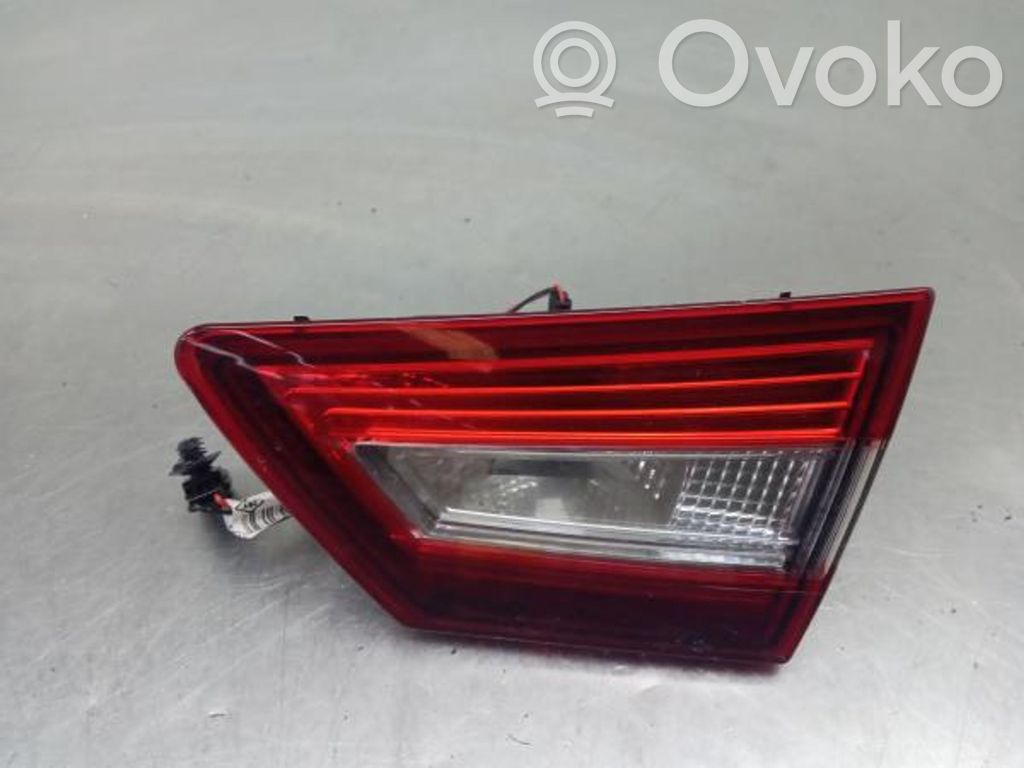 Renault Clio IV Tailgate rear/tail lights 