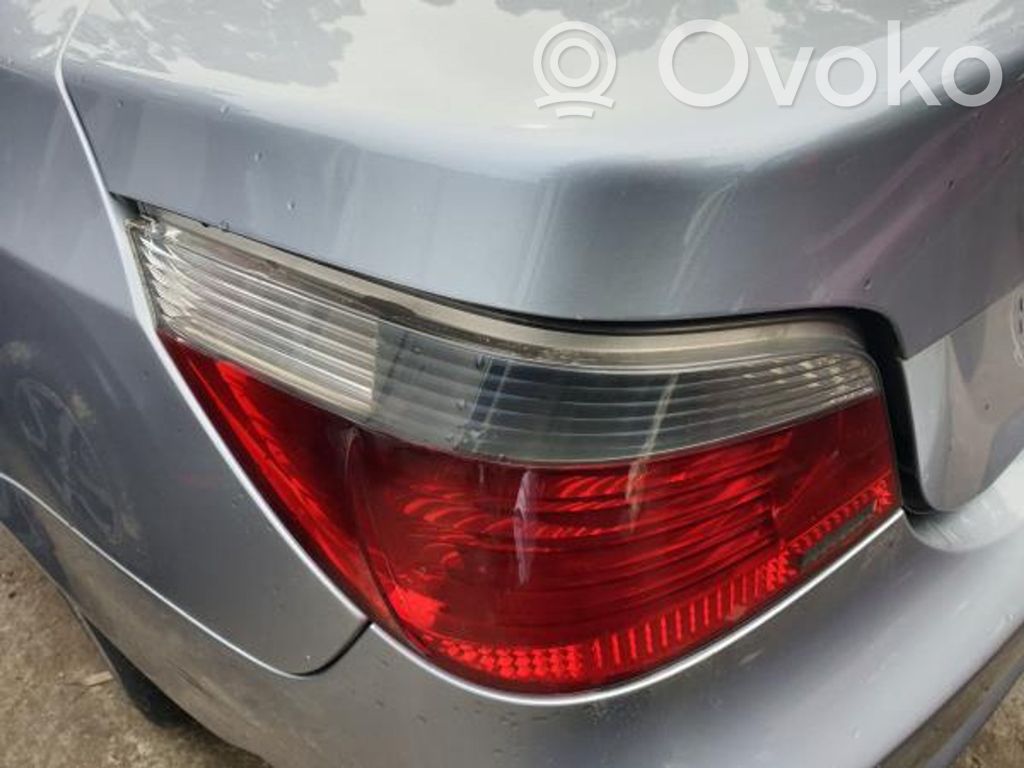 Tailgate rear/tail lights