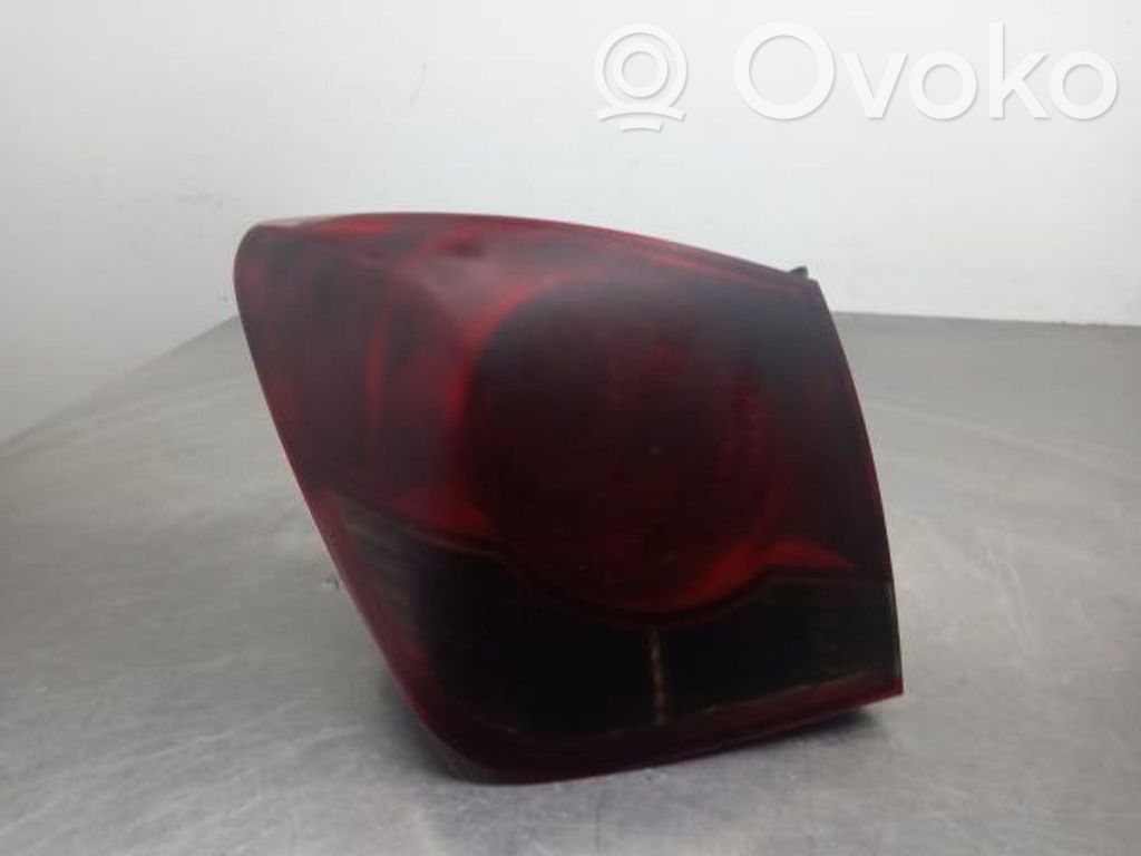 Chevrolet Cruze Takaluukun takavalot 
