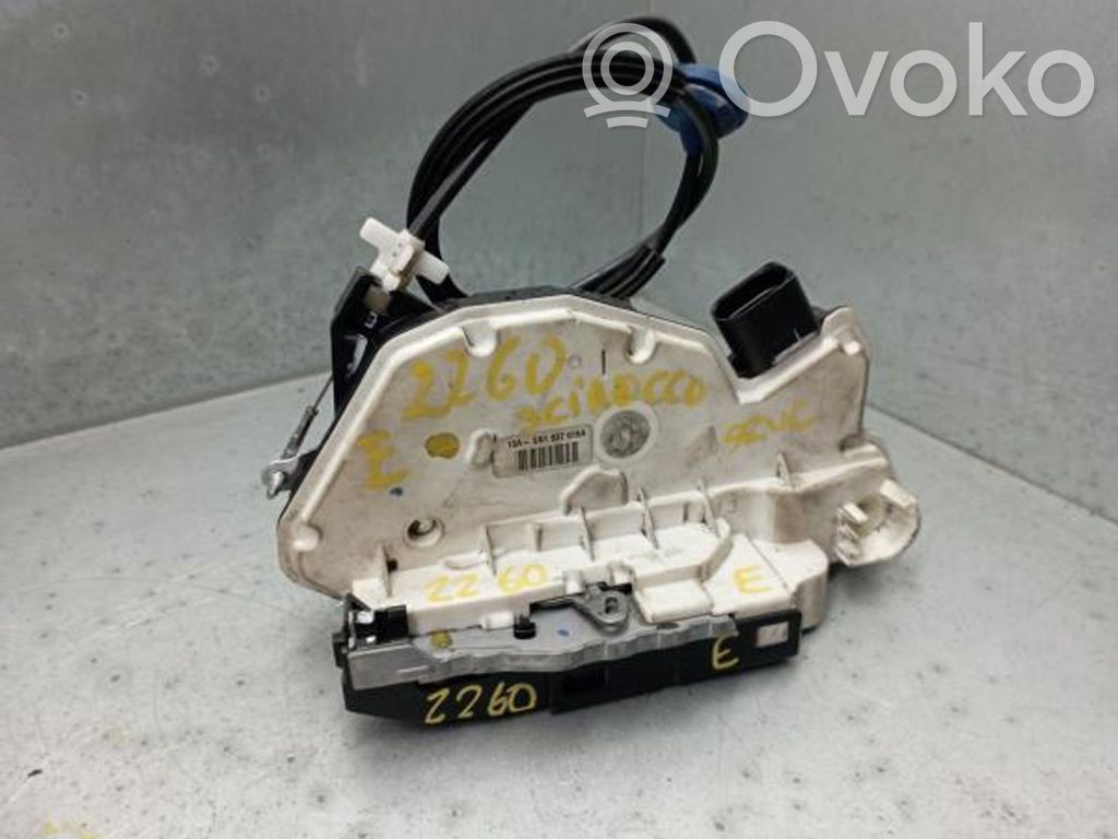 Volkswagen Scirocco Front door lock 