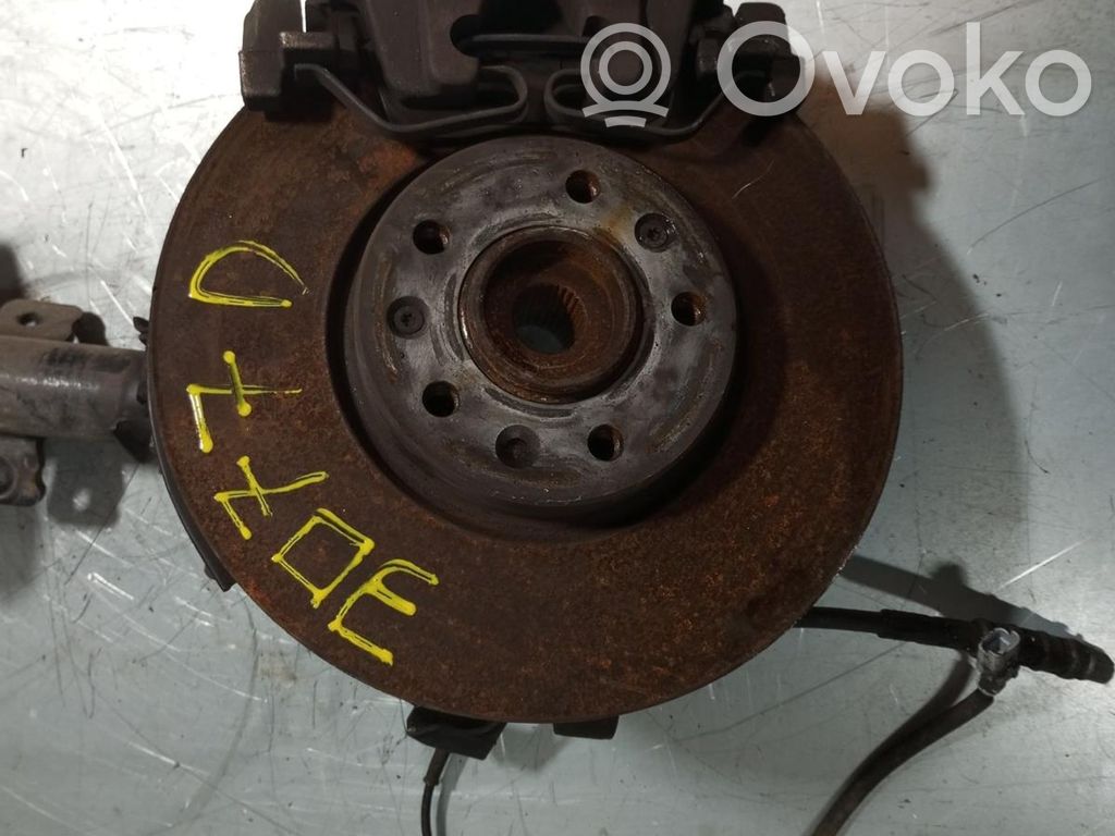 Front wheel hub spindle knuckle