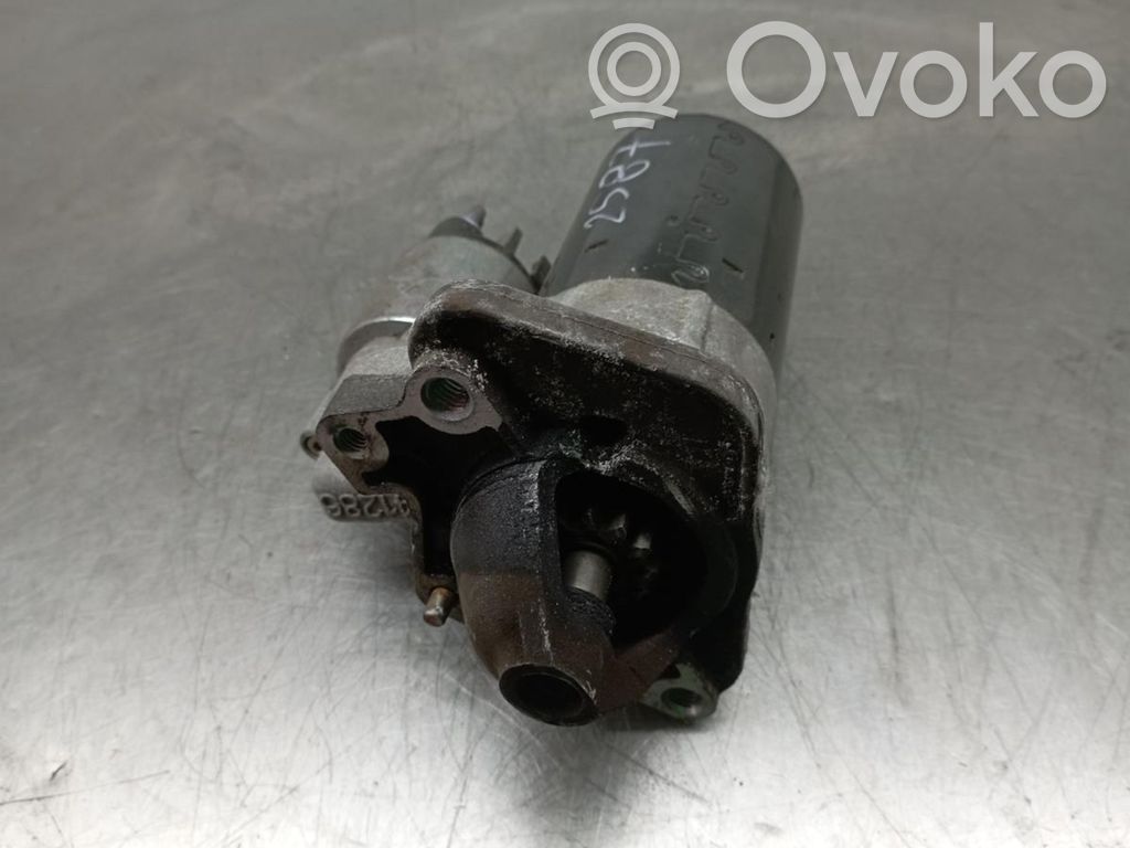 Motor de arranque   233001073R,0001136008