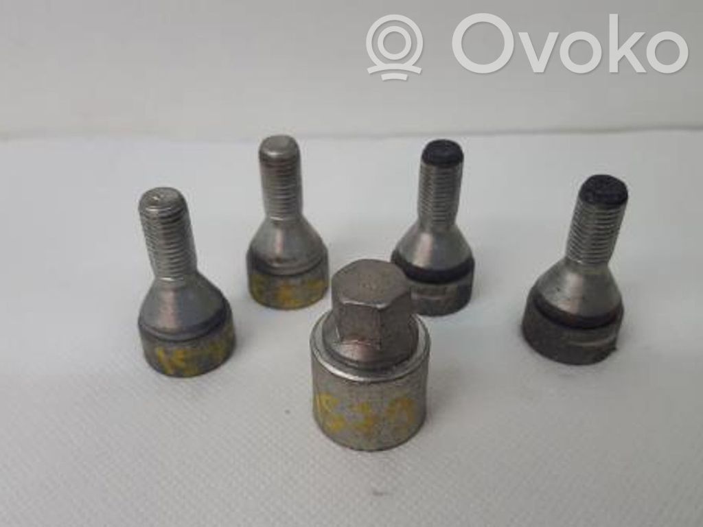 Opel Corsa E Tuercas y cierre antirrobo de rueda 