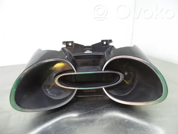 Renault Clio IV Geschwindigkeitsmesser Cockpit 