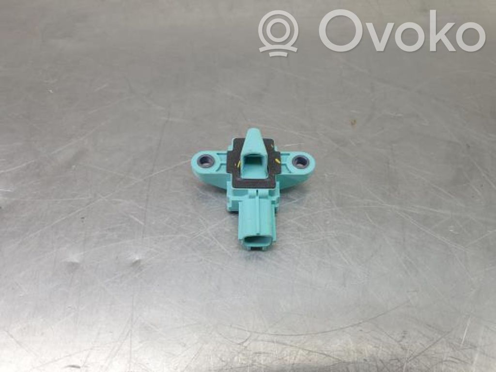 Czujnik uderzenia Airbag   8K09555570