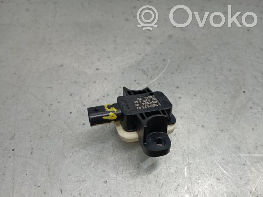 Sensor impacto/accidente para activar Airbag   A1668210351,56054084AA