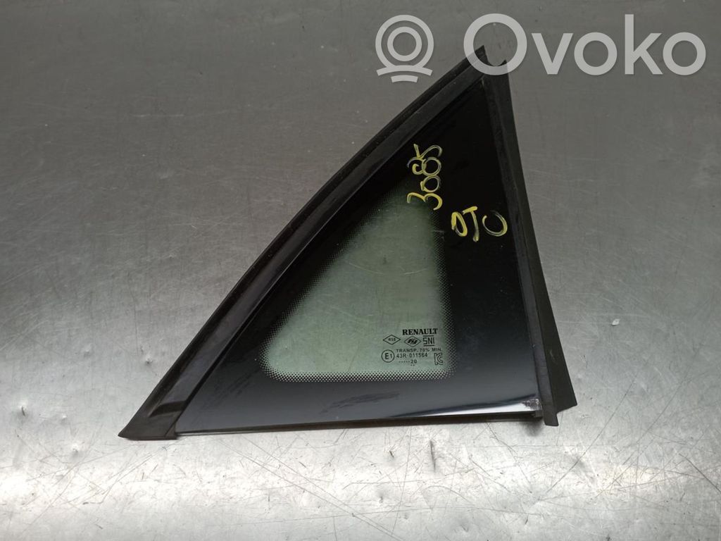 Renault Captur II Rear side window 