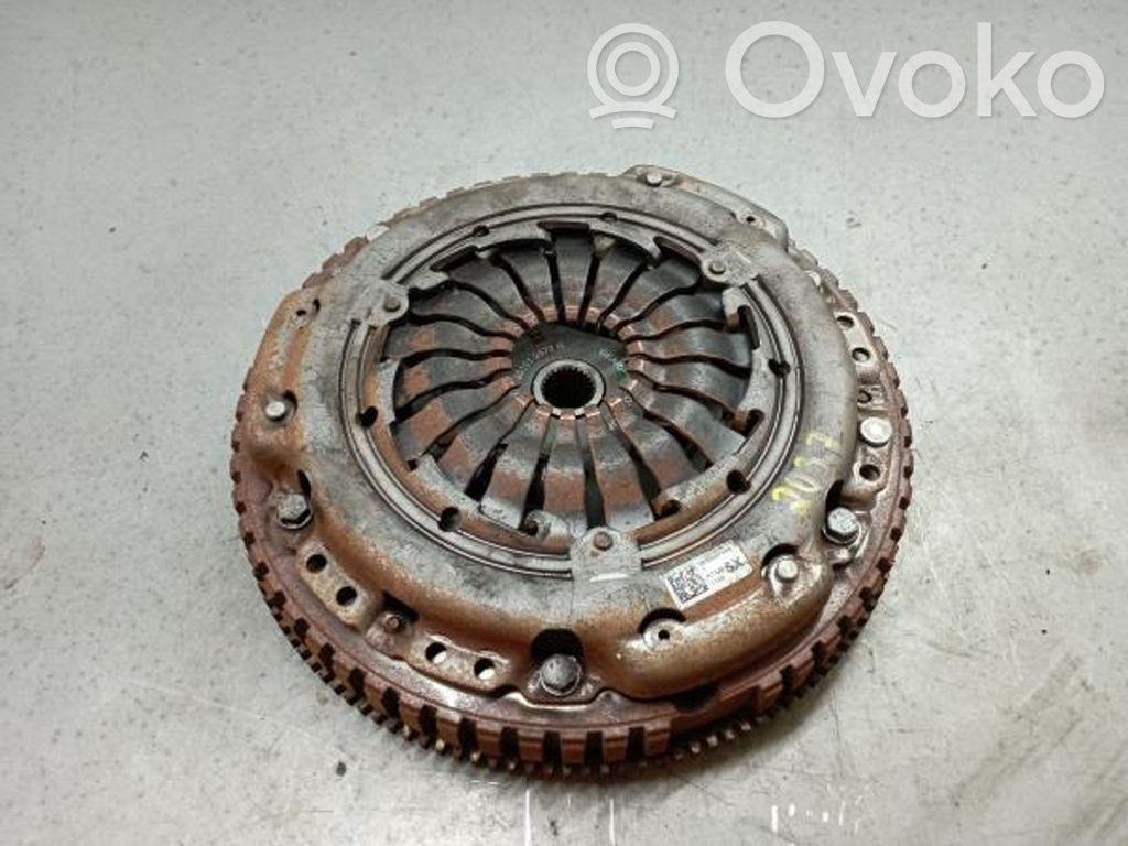 Volante motor   302050736R,1199,302103950R,7H17111,DJ7,K72295X