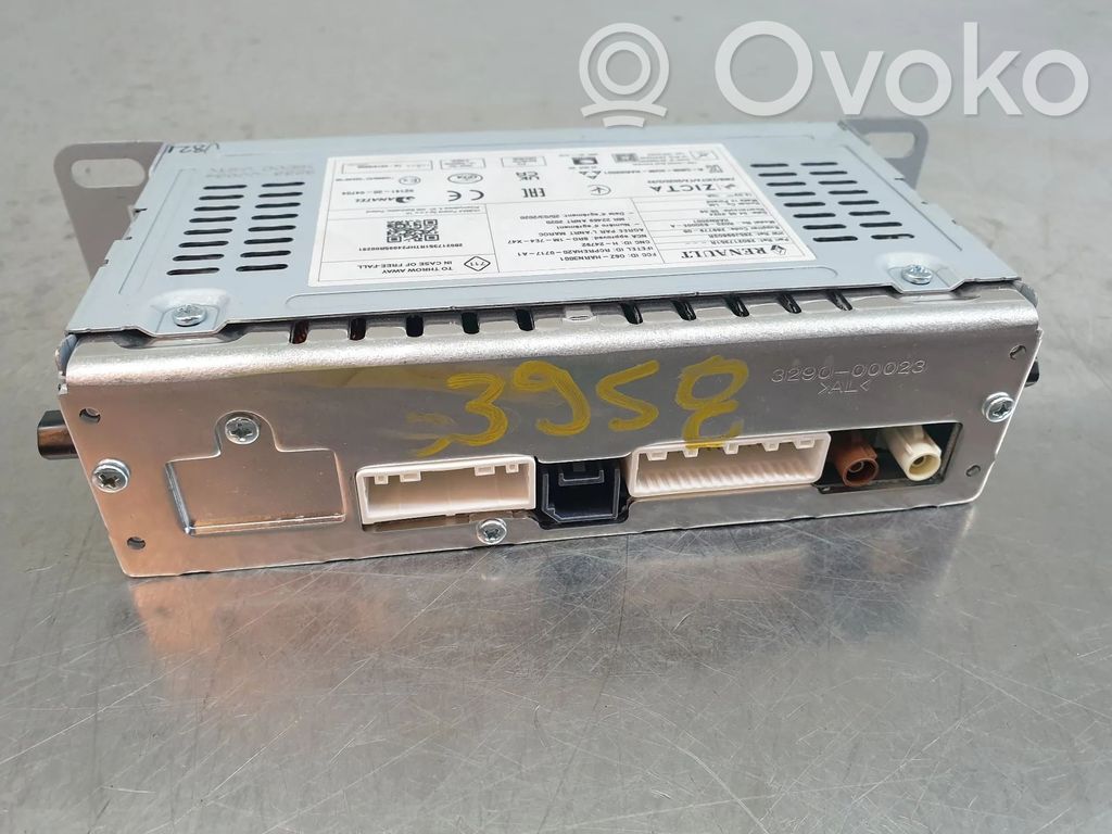 Dacia Sandero Radio/CD/DVD/GPS head unit 