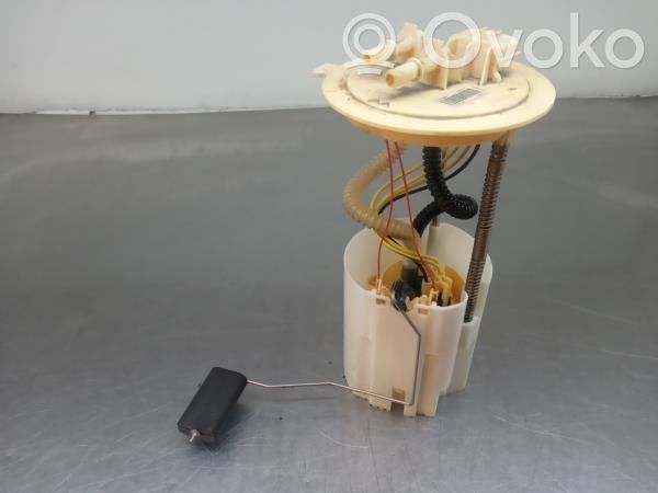 Nissan Qashqai Pompa carburante immersa