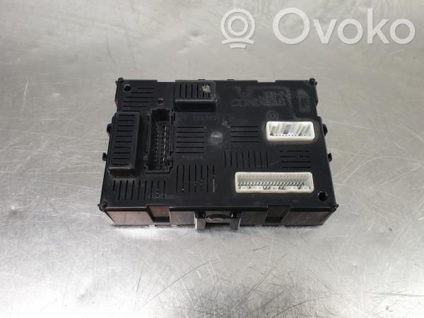 Renault Clio III Komforta modulis 