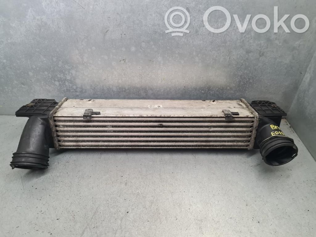 BMW 3 E90 E91 Välijäähdyttimen jäähdytin