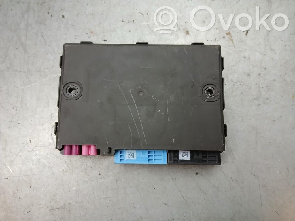 Mukavuusmoduuli   8W5907468H,A2C76652601