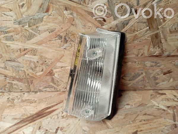 Nissan Sunny Blinker vorne Stoßstange