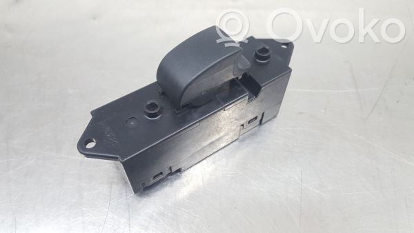 Electric window control switch   8608A077,F000153E