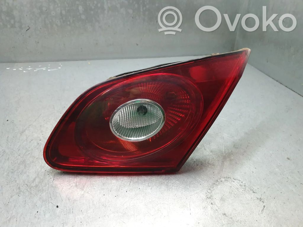 Lampy tylnej klapy bagażnika   17S308945094E,3C8945093D,3C8945094B,3C8945094C,3C8945094D,3C8945094E,3C8945094F,3C8945096D,3C8945096F,3C8945096G,A260509R
