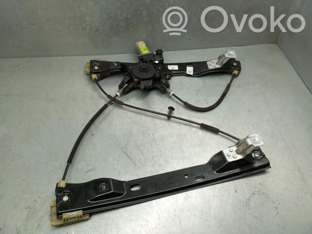 Ford Focus Front window lifting mechanism without motor 