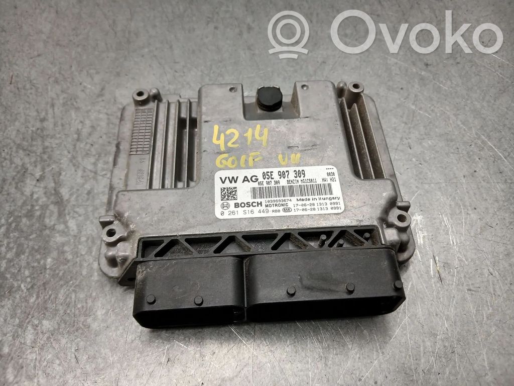 Volkswagen Golf VII Engine control unit/module 