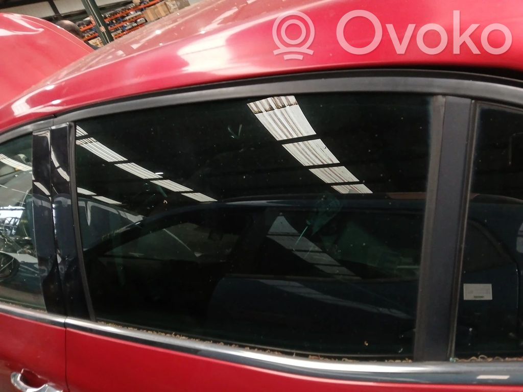 Takaoven ikkunalasi