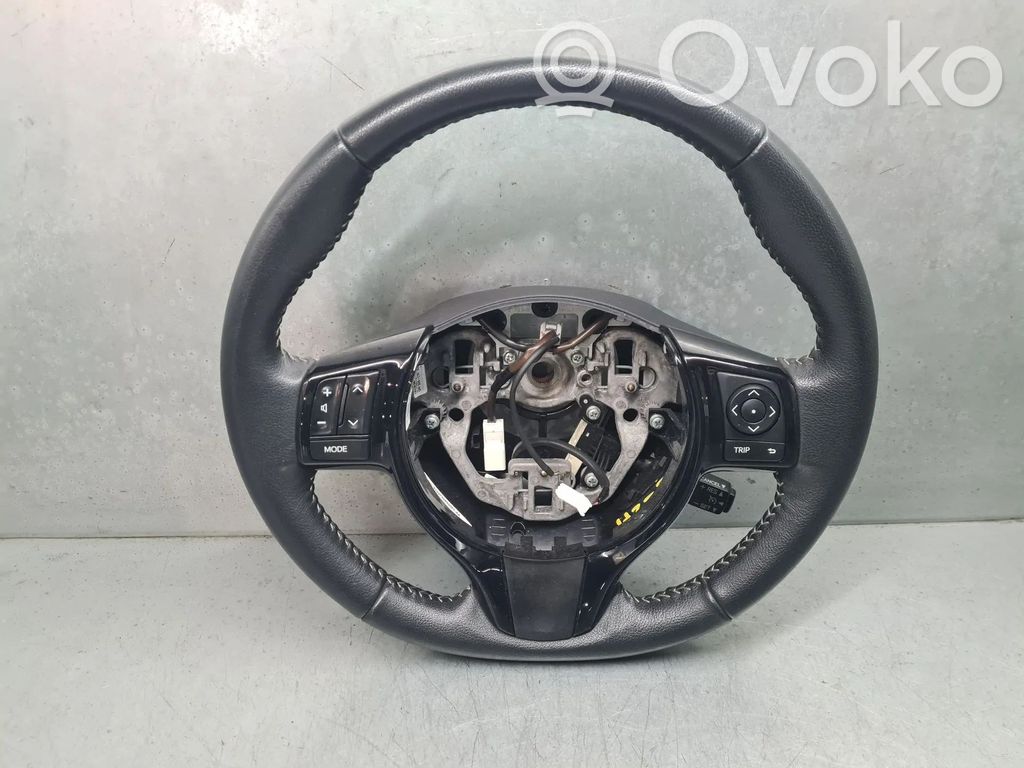 Lenkrad   451000D49024