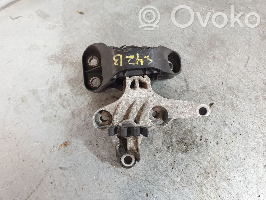 Soporte de montaje del motor   112100024R
